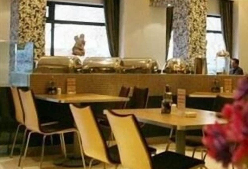 هتل Jiajian Hostel