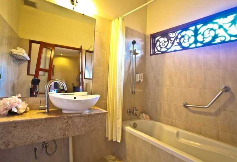 هتل Phuwanalee Resort