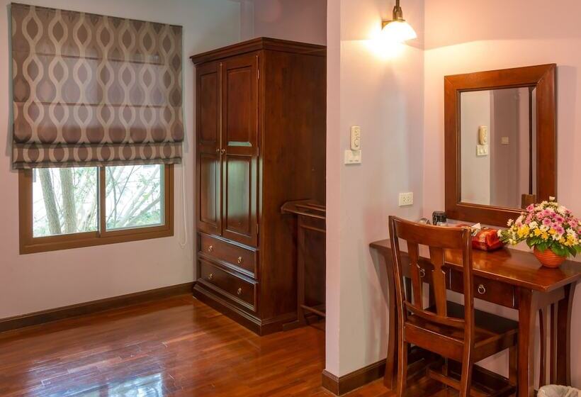 هتل Phuwanalee Resort