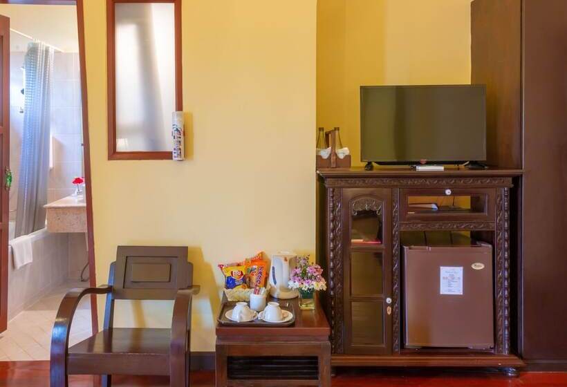 هتل Phuwanalee Resort