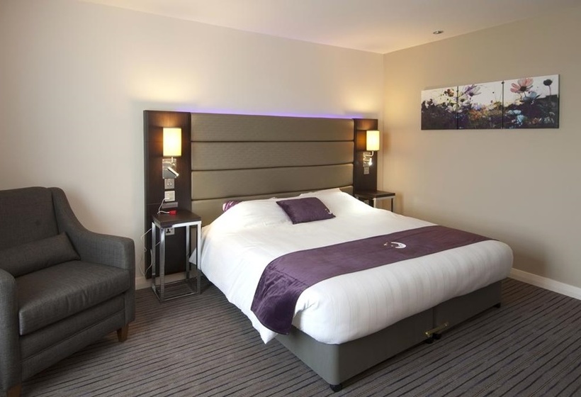 Fotos del hotel Premier Inn Wimbledon South:  5