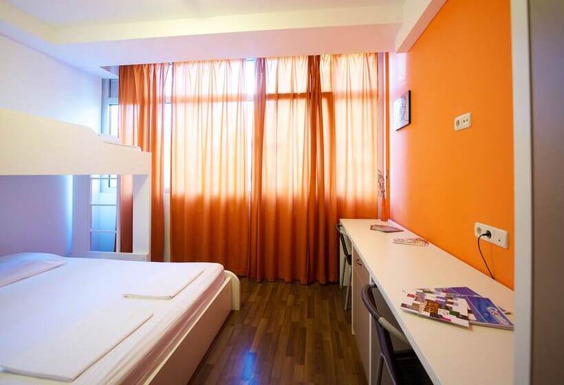 Funk Lounge Hostel