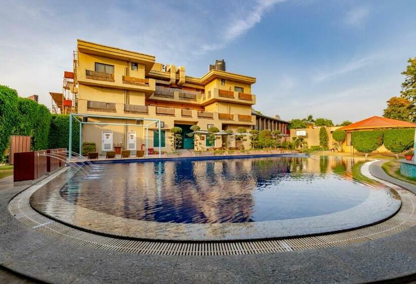 فندق Aravali Resorts