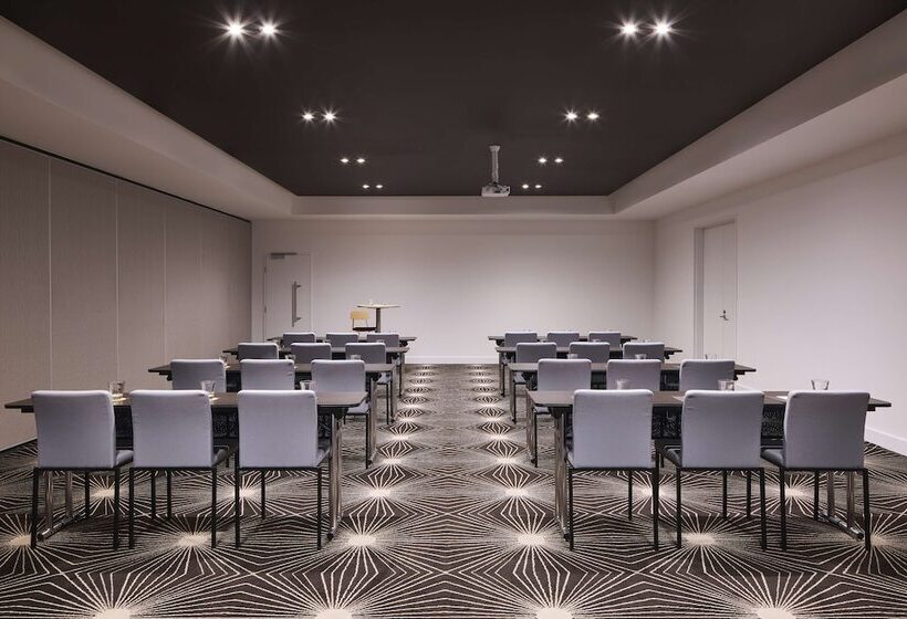 فندق Atura Dandenong