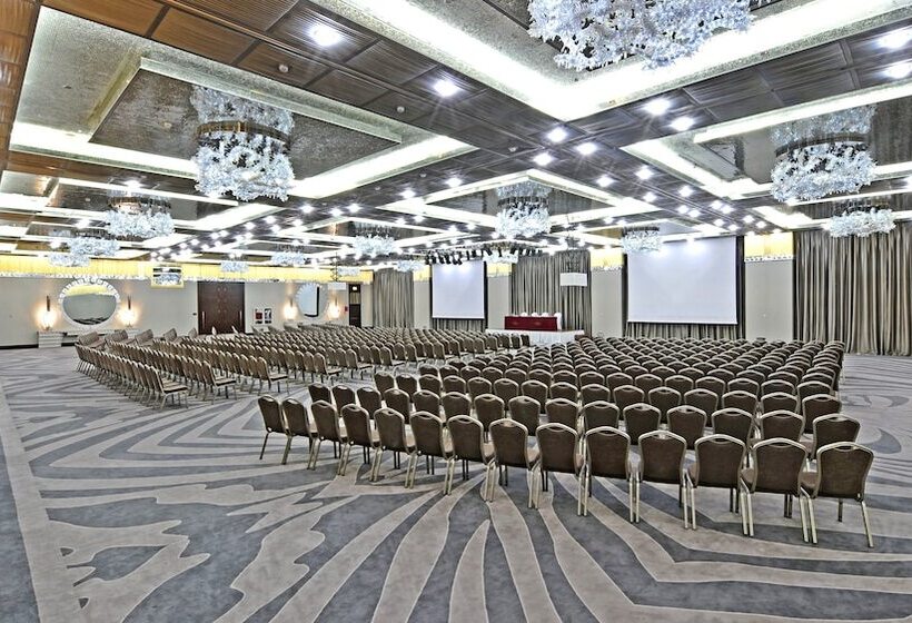 هتل Crowne Plaza Bursa Convention Center & Thermal Spa, An Ihg