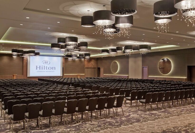 هتل Hilton London Wembley