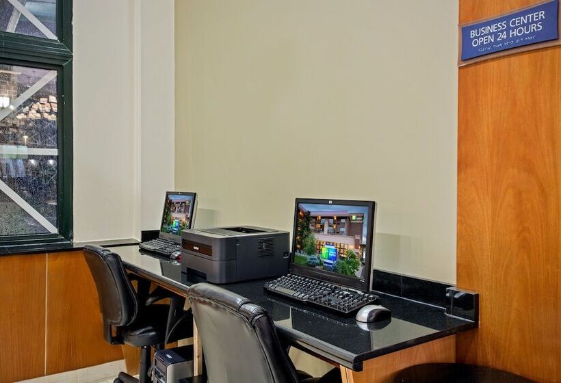 Отель Holiday Inn Express Schaumburg Rolling Meadows, An Ihg