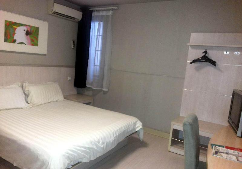 호텔 Jingjiang Inn Shanghai International Tourist Holiday Resort Pudong Huinan Subway Station