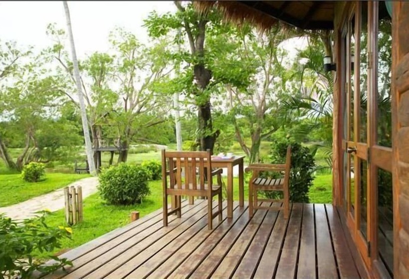 בית מלון כפרי Keeree Waree Seaside Villa