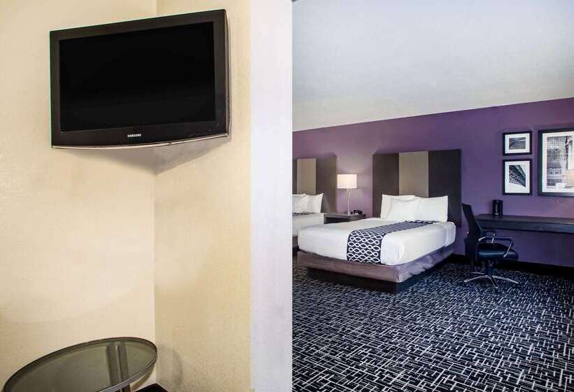 酒店 La Quinta Inn & Suits By Wyndham Pontoon Beach Il