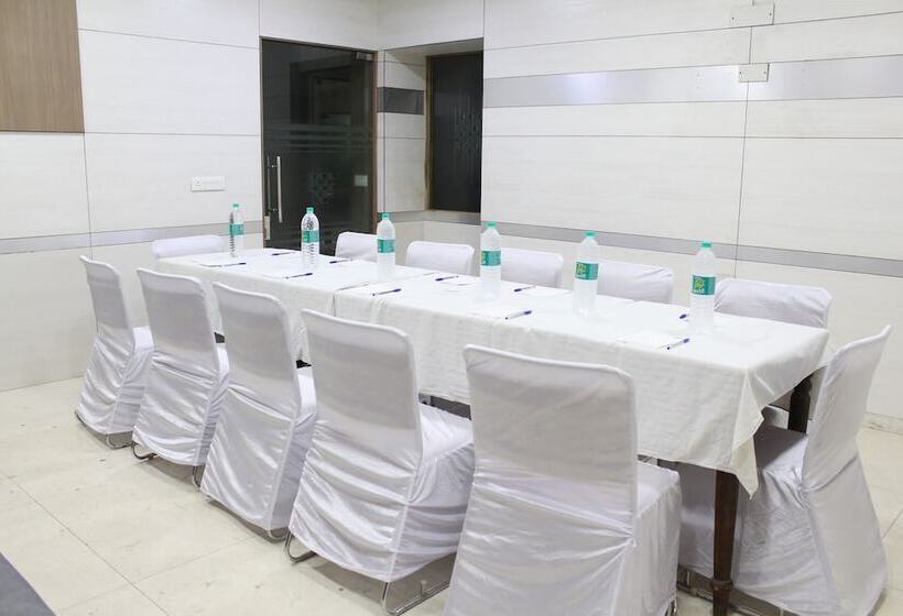 هتل Raghuraj Palace