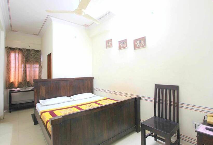 هتل Raghuraj Palace