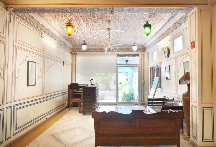 هتل Raghuraj Palace