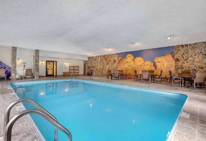 هتل Comfort Inn & Suites Mt. Rushmore