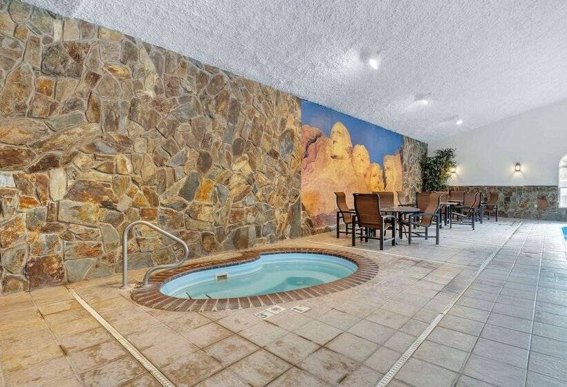 هتل Comfort Inn & Suites Mt. Rushmore