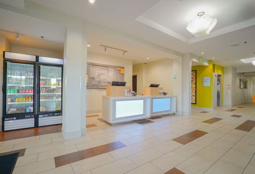 Holiday Inn Express Hotel & Suites Ontario, An Ihg