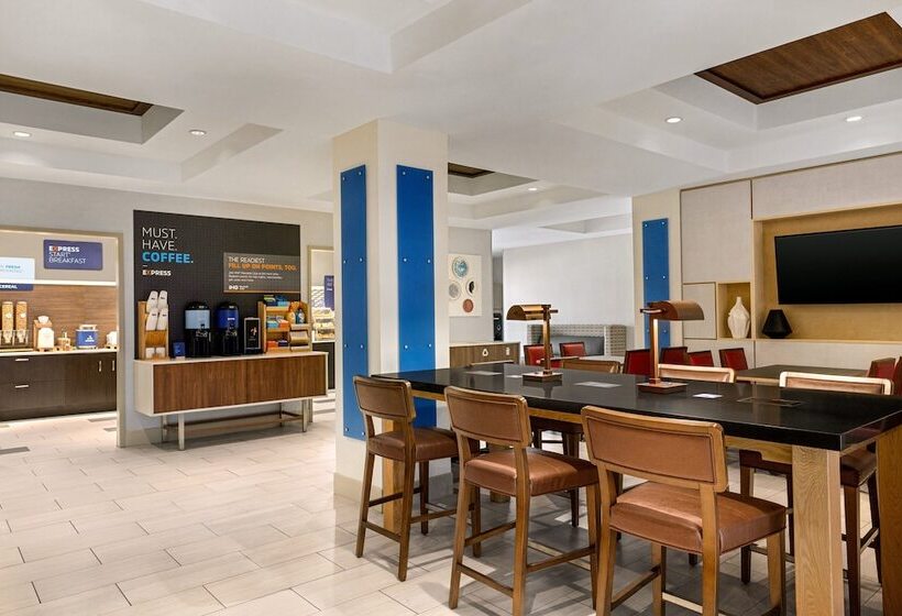 Holiday Inn Express Hotel & Suites Shawnee I 40, An Ihg