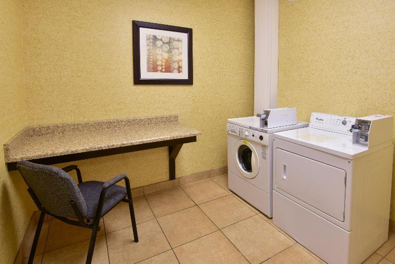 Holiday Inn Express Hotel & Suites Wauseon, An Ihg