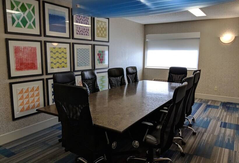 فندق Holiday Inn Express Mt. Vernon, An Ihg