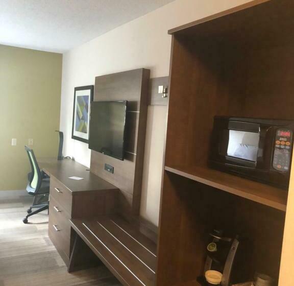 فندق Holiday Inn Express Mt. Vernon, An Ihg