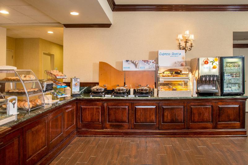 هتل Holiday Inn Express State College At Williamsburg Square, An Ihg