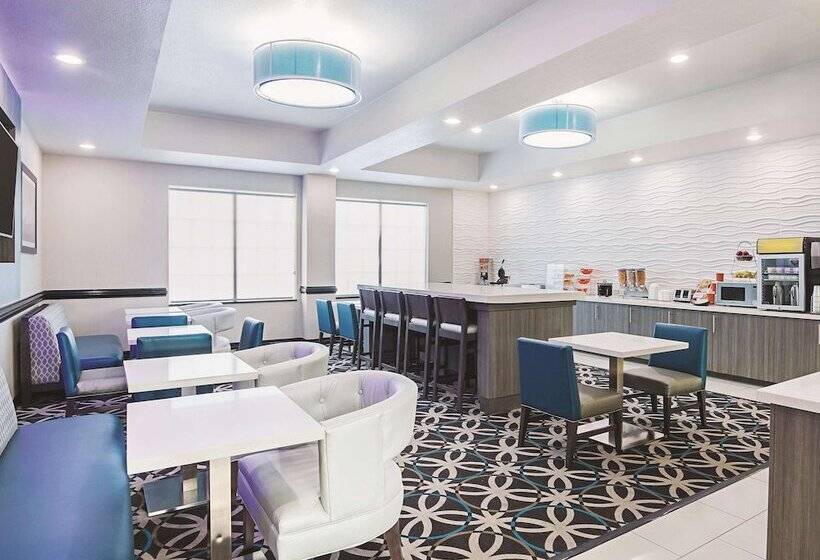 هتل La Quinta By Wyndham Ft. Worth   Forest Hill, Tx