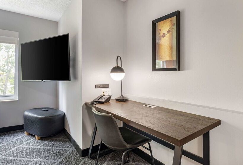 Cambria Hotel Minneapolis Maple Grove