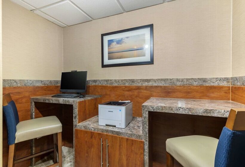 هتل Comfort Suites At Kennesaw State University