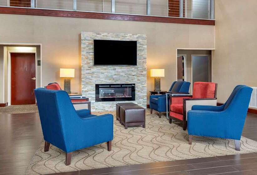 هتل Comfort Suites Near Robins Air Force Base