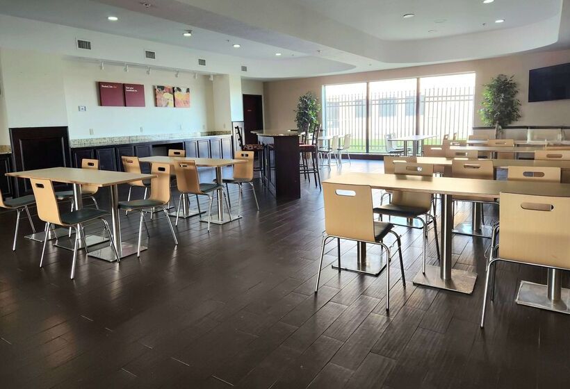 호텔 Days Inn & Suites By Wyndham Houston / West Energy Corridor