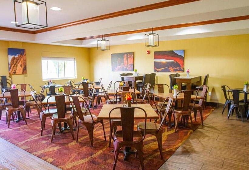 בית מלון כפרי First Choice Inn At The Swell