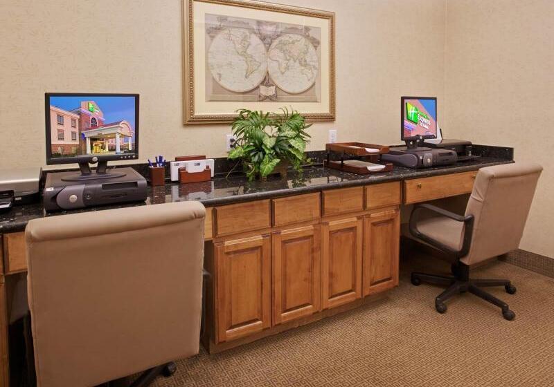 Holiday Inn Express Hotel And Suites Conroe, An Ihg