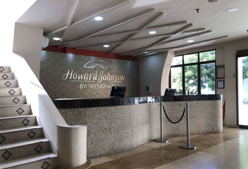 هتل Howard Johnson By Wyndham Barranquilla Versalles