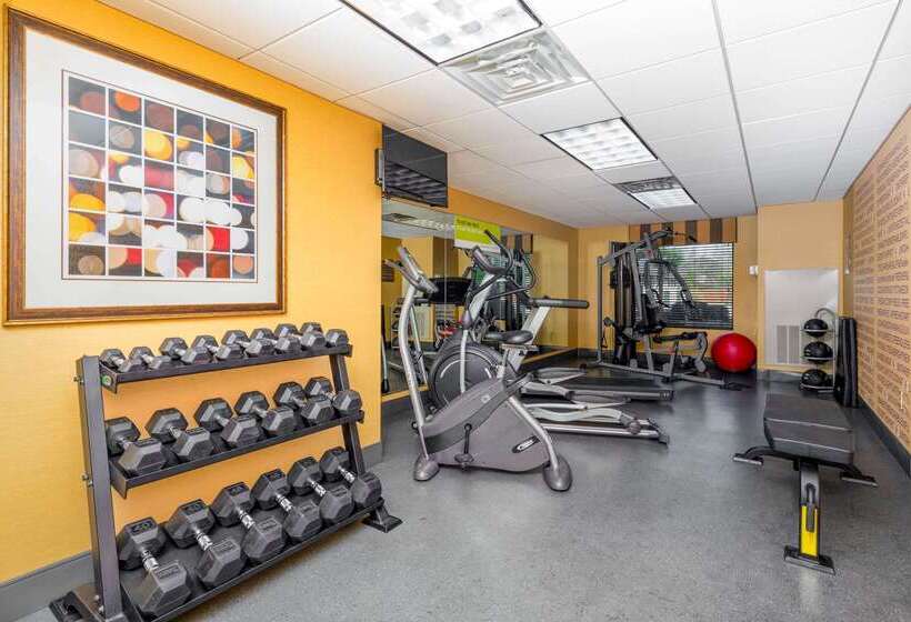 هتل La Quinta By Wyndham Warner Robins   Robins Afb