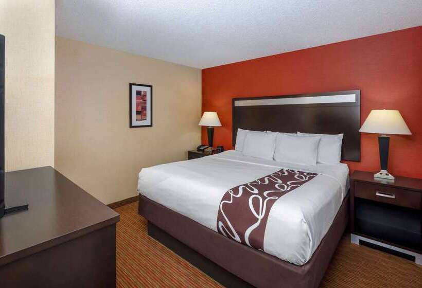 هتل La Quinta By Wyndham Warner Robins   Robins Afb