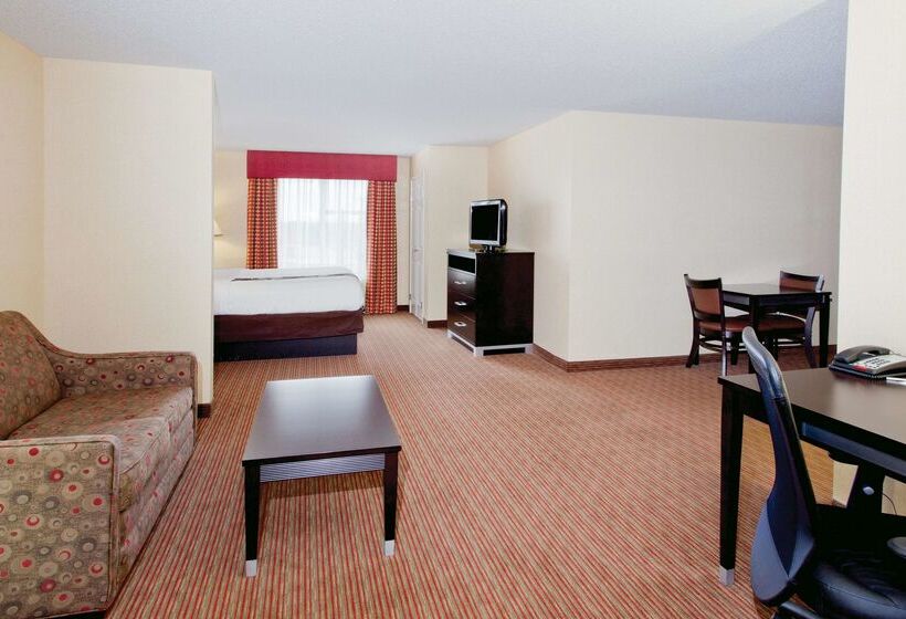 هتل La Quinta By Wyndham Warner Robins   Robins Afb
