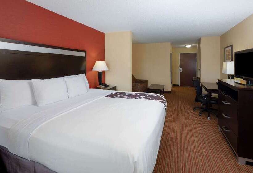 هتل La Quinta By Wyndham Warner Robins   Robins Afb