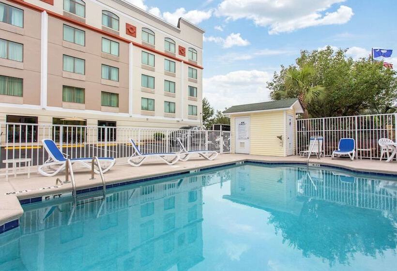 هتل Quality Inn & Suites