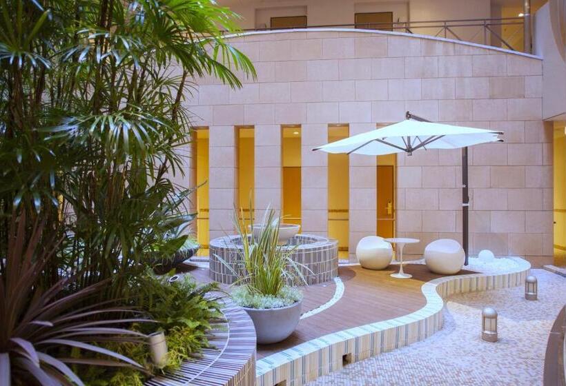 בית מלון כפרי Tokyu Stay Yotsuya Shinjuku