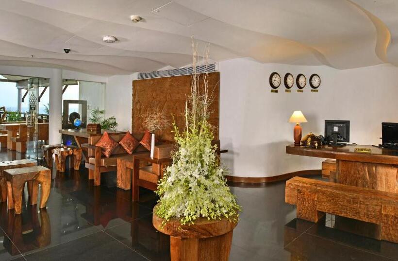 فندق Gokulam Grand Turtle On The Beach