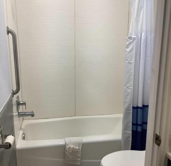 בית מלון כפרי Americas Best Value Inn & Suites San Benito