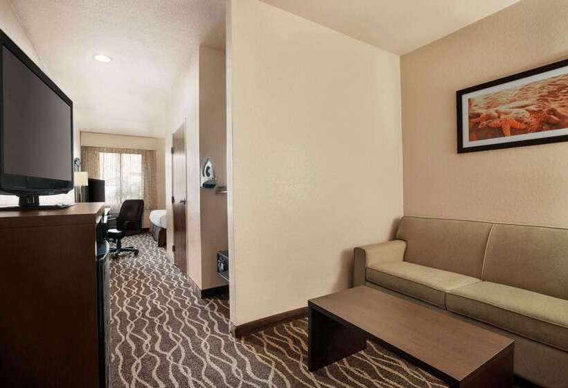 בית מלון כפרי Baymont By Wyndham Clute Lake Jackson