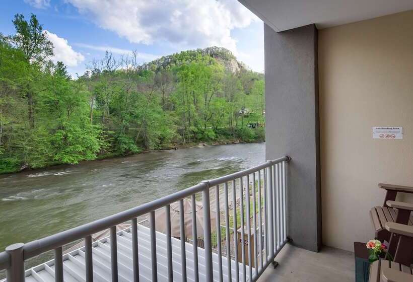 ホテル Best Western Plus River Escape Sylva / Dillsboro