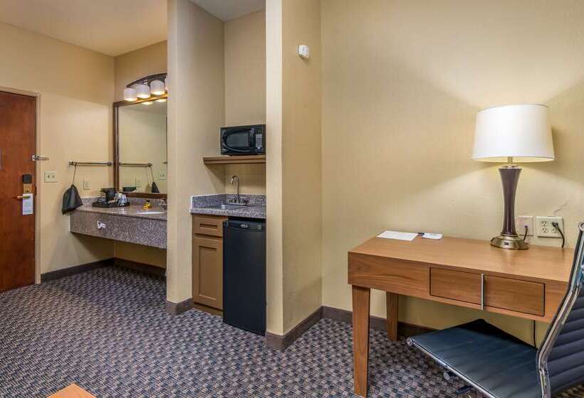 호텔 Best Western Plus Shamrock Inn & Suites