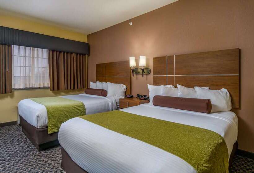호텔 Best Western Plus Shamrock Inn & Suites