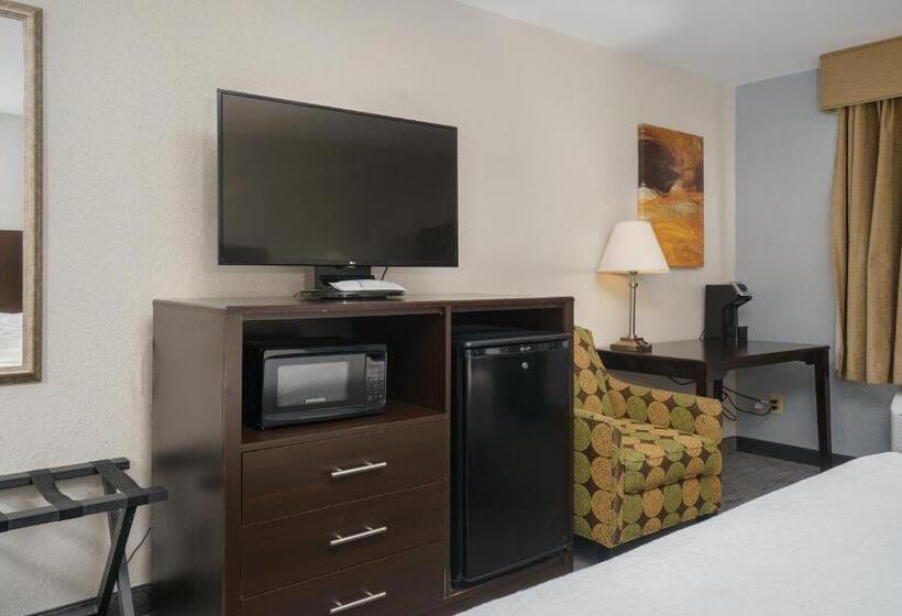 בית מלון כפרי Best Western Plus Silver Creek Inn