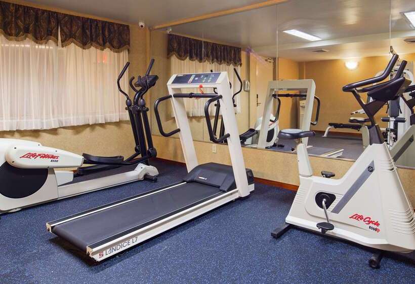 فندق Best Western Queens Court