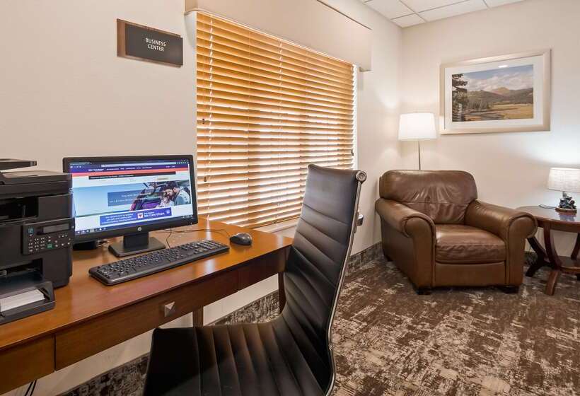 Отель Best Western Yellowstone Crossing