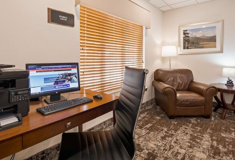 Отель Best Western Yellowstone Crossing