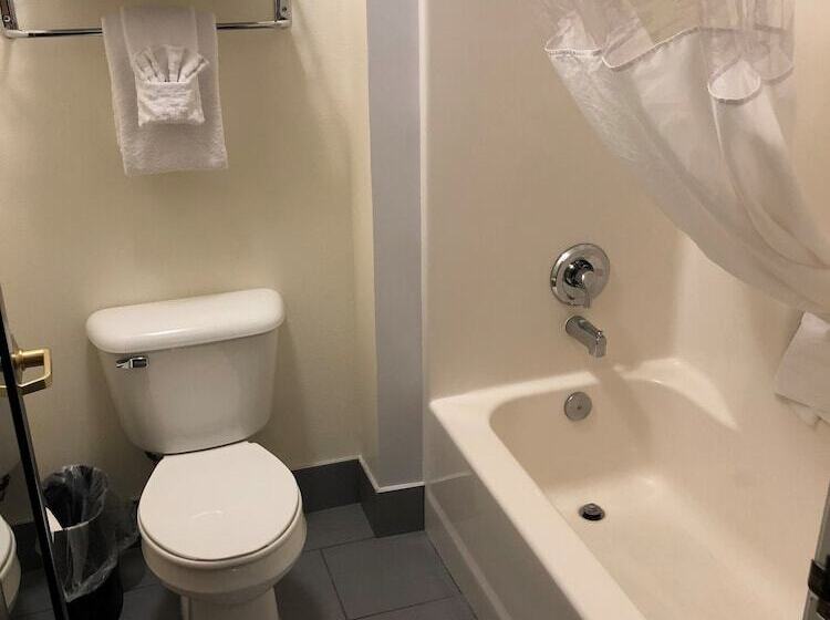 Отель Best Western Yellowstone Crossing